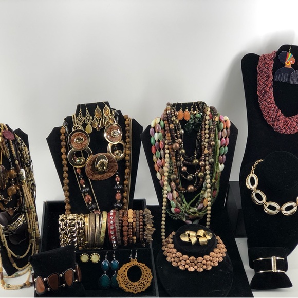 Huge Vintage To Now Large Jewelry Lot For Sale African Inspired - Picture 11 of 11